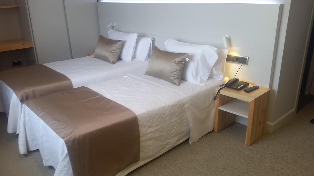 Hotel Restaurant Sol I VI Lavern Chambre photo